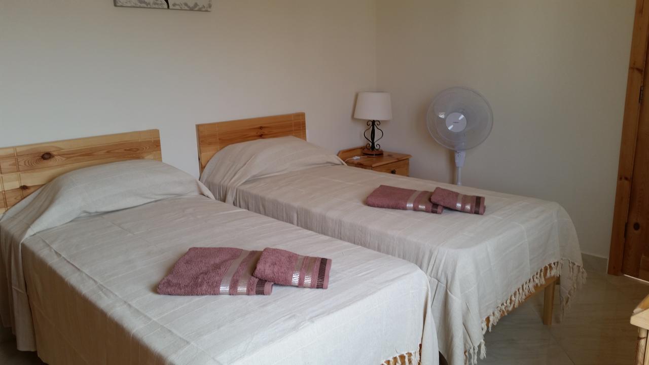 Tal-Marga B&B Qala Exterior photo